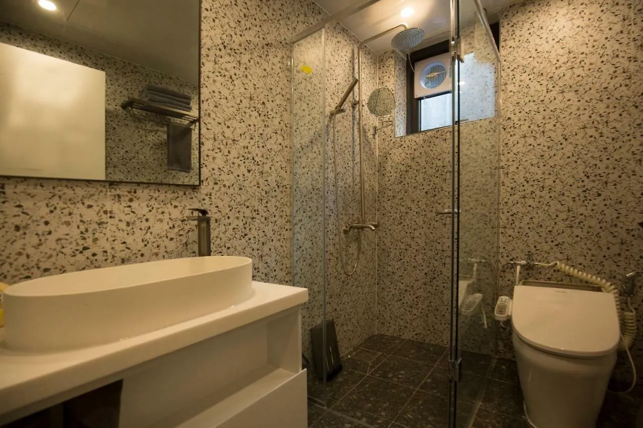 Uh Suite House Seoul Apartment